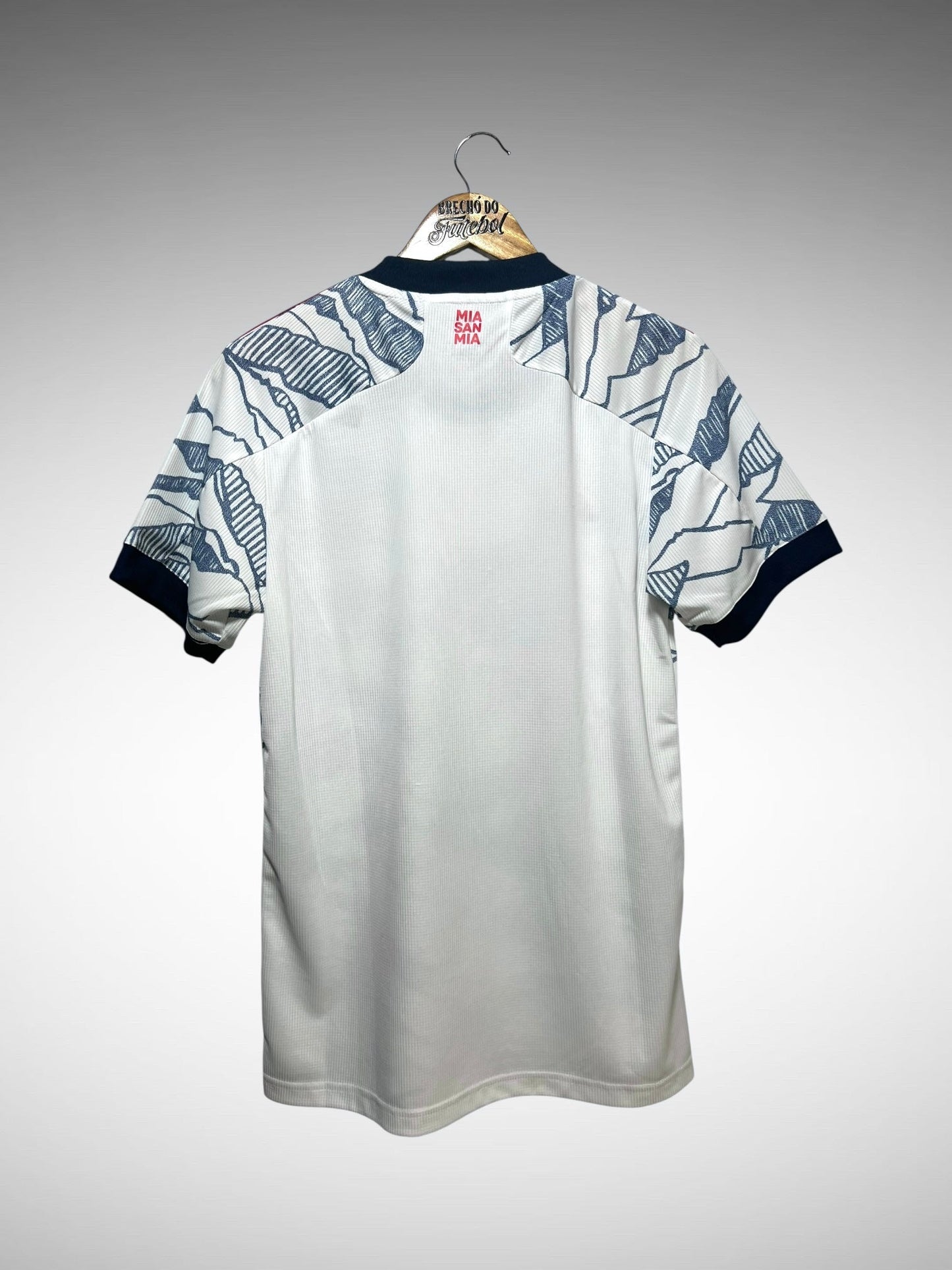 Bayern de Munique 2021 Terceira Camisa Tam P.