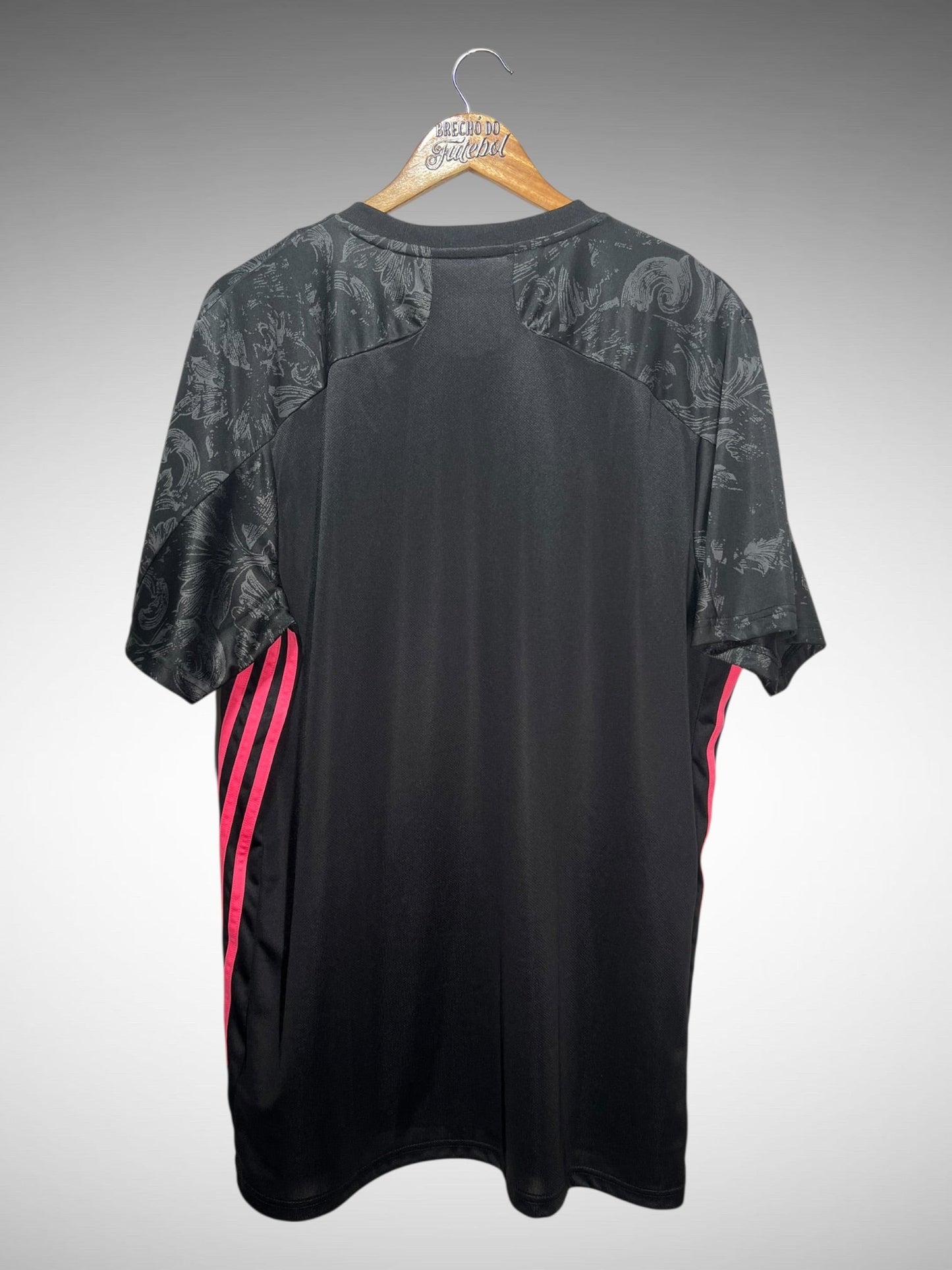 Real Madrid 2020 Terceira Camisa Tam GG.