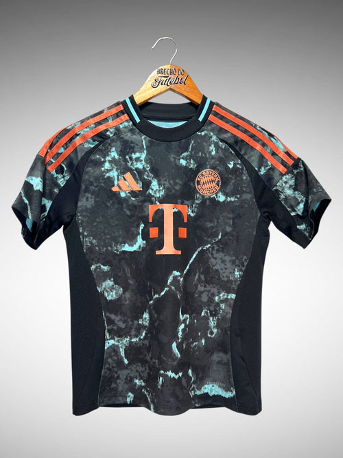 Bayern de Munique 2024 Segunda Camisa Tam 12 anos Infantil.