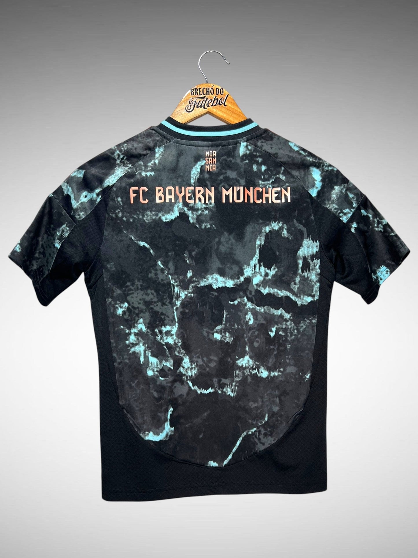 Bayern de Munique 2024 Segunda Camisa Tam 12 anos Infantil.