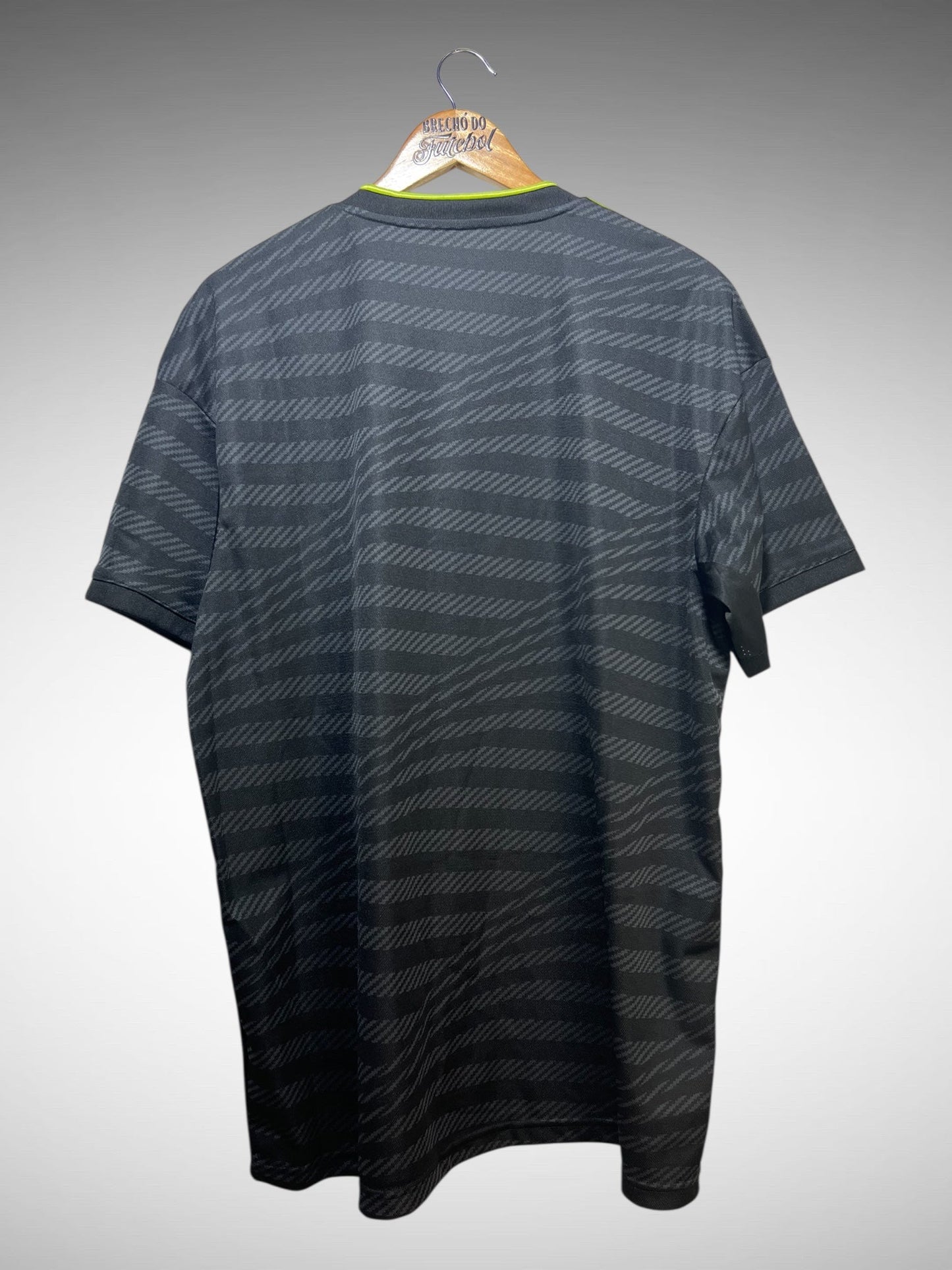 Real Madrid 2022 Terceira Camisa Tam GG.