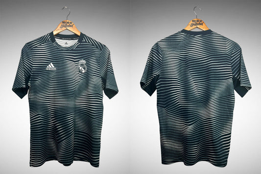 Real Madrid 2018 Camisa de Aquecimento Tam G Infantil.